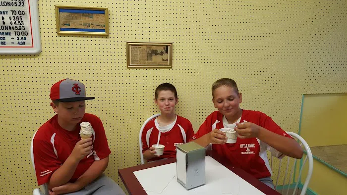Yotty's Ice Cream Shop Picture 6