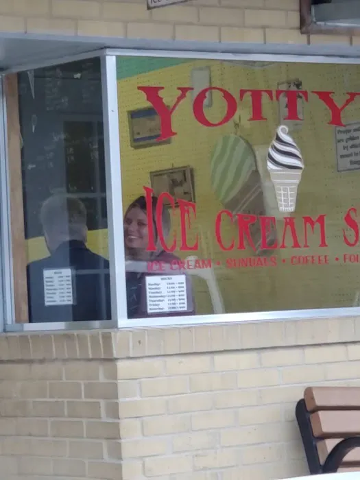 Yotty's Ice Cream Shop Picture 9