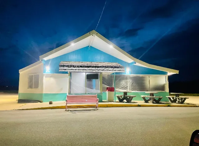 Mikey's Ice Cream & Grill Picture 4