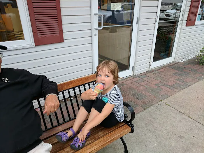 Ice Cream Peddlers Picture 7