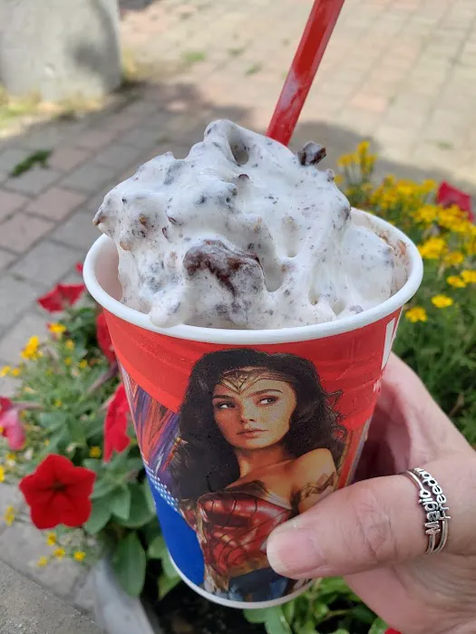 Dairy Queen Store Picture 9