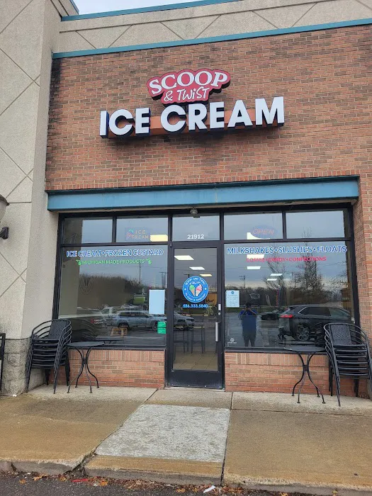 Scoop and Twist of Macomb Picture 7