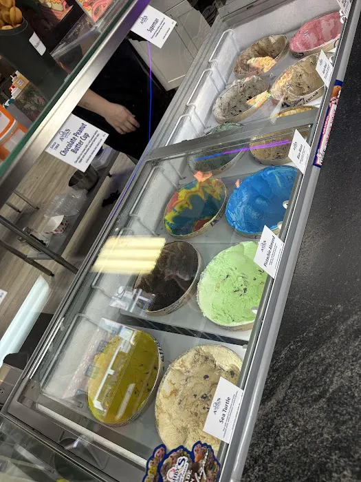 House Of Ice Cream & More Picture 5