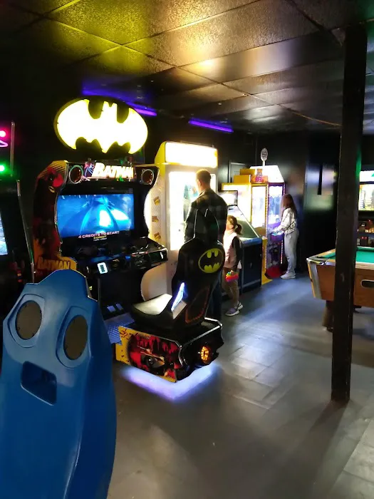 Scoop's Dairy Bar & Arcade Picture 1
