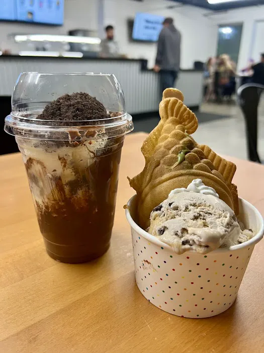 Astro Bros Ice Cream & Coffee Picture 5