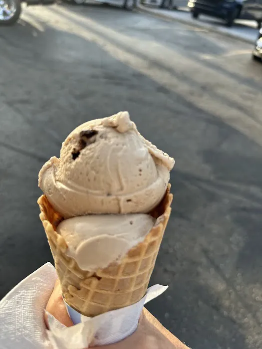 Pav's Creamery Picture 5