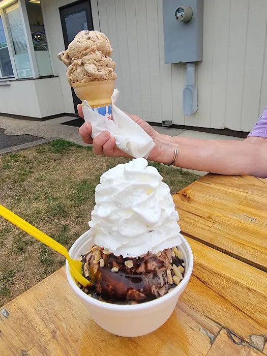 Pav's Creamery Picture 7