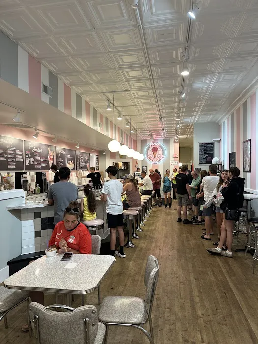 Pav’s Creamery Picture 1