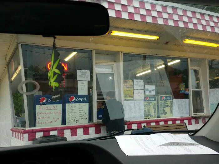 Crossroads Dairy Bar Picture 4