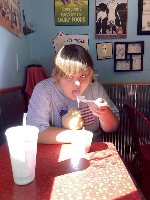Sundae Shoppe Picture 4