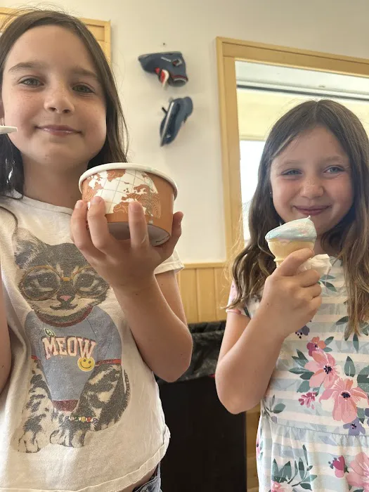 Norm & Irv’s Ice Cream Shop Picture 9