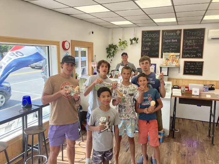Norm & Irv’s Ice Cream Shop Picture 10