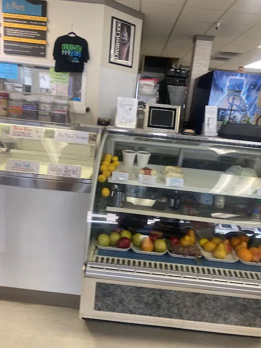 Deb's Ice Cream & Deli Picture 4