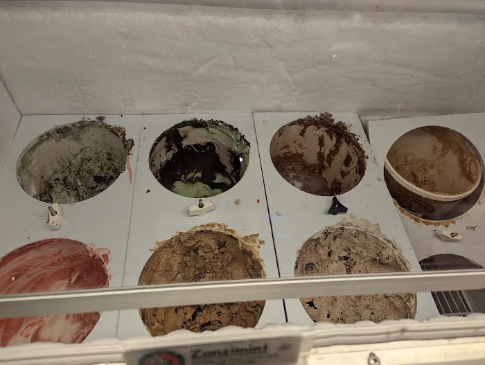 Dippy's Ice Cream Shop Picture 6