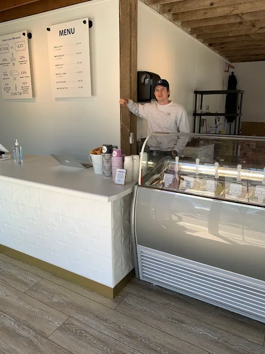 Sara's Artisan Gelato - Fish Creek, Seasonal Location Picture 3