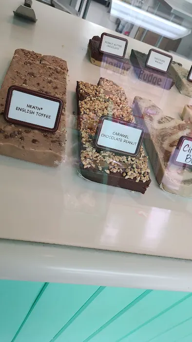 Fudgees Picture 9