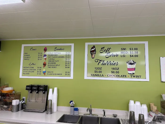 Country Cone & Fudge Shoppe Picture 5