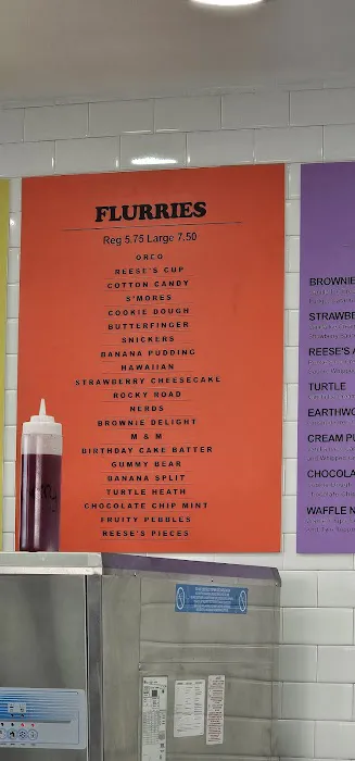 SCOOPS ICE CREAM Picture 4