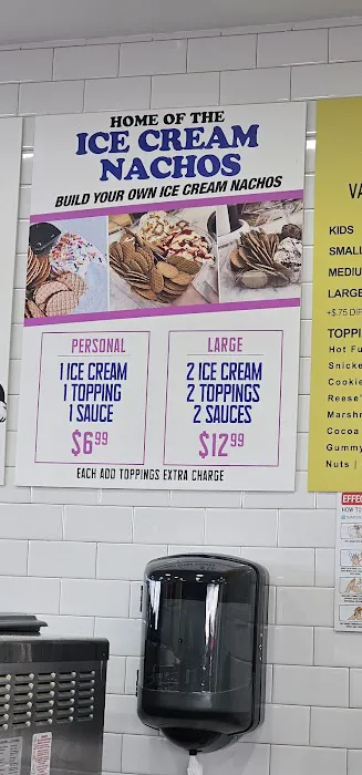 SCOOPS ICE CREAM Picture 5