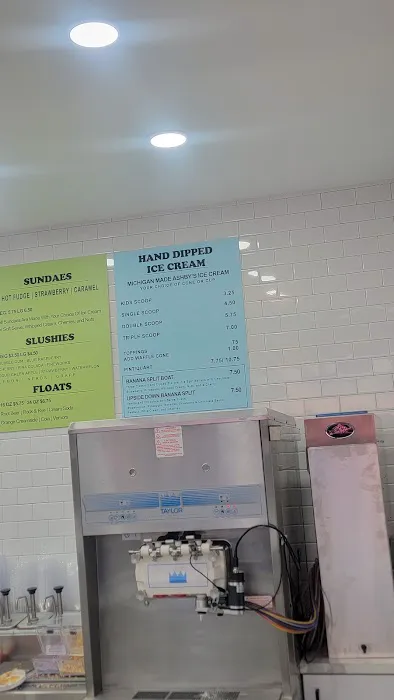 SCOOPS ICE CREAM Picture 7