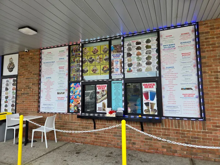 SCOOPS ICE CREAM Picture 8
