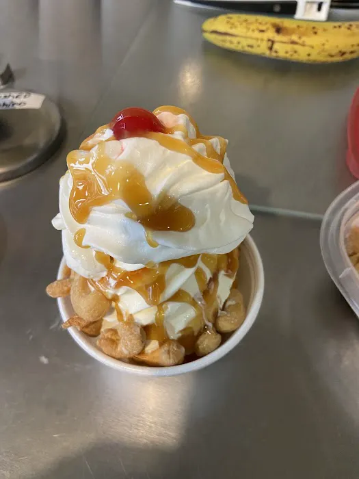 Frostick Freeze Icecream Parlor Picture 4