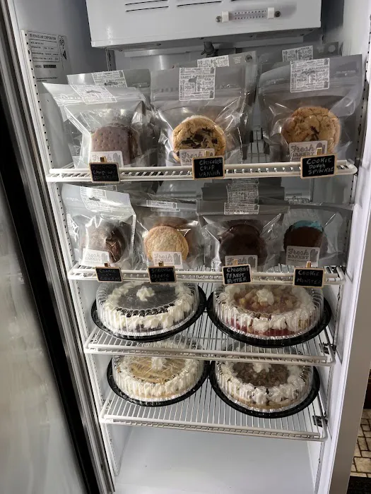 Frostick Freeze Icecream Parlor Picture 6