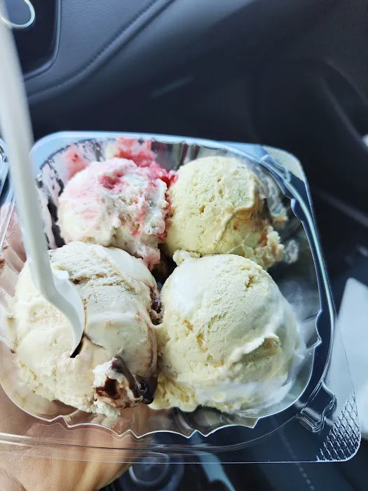Handel's Ice Cream Rocky River Picture 9