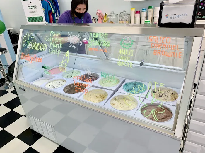 Kamm’s Corners Ice Cream Company Picture 1