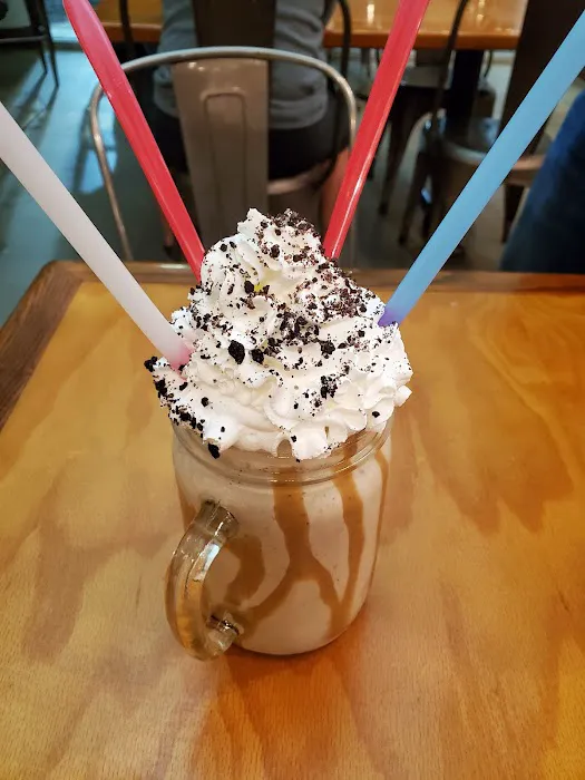 Pav's Creamery in Green Picture 4