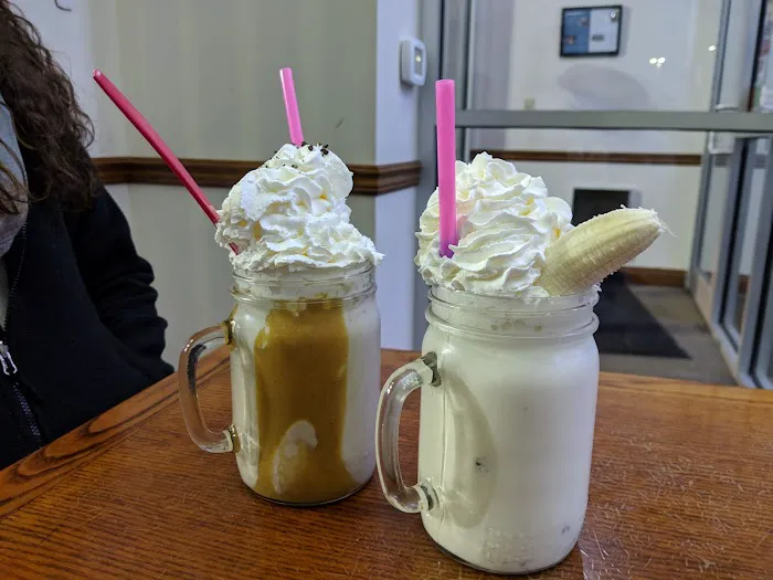 Pav's Creamery in Green Picture 8