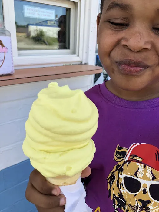 Patrick's EAT N TREAT Picture 4