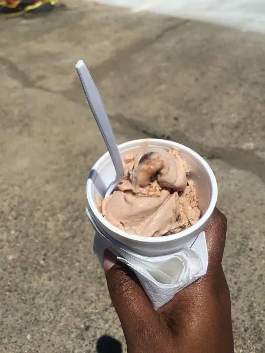 Patrick's EAT N TREAT Picture 7
