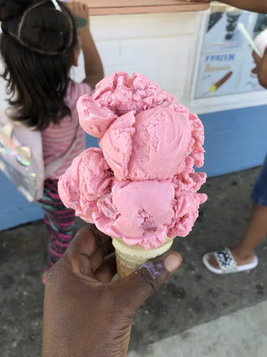 Patrick's EAT N TREAT Picture 9
