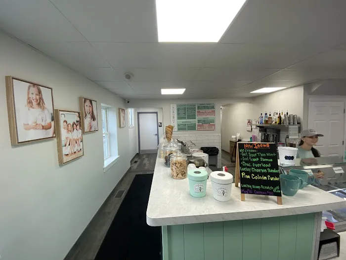 Corradi’s Scoops Ice Cream Shop Picture 9