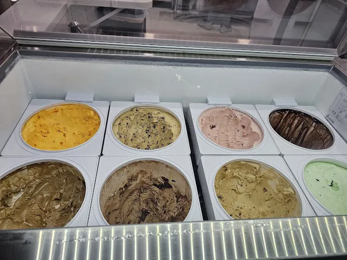 The Main Scoop Picture 2