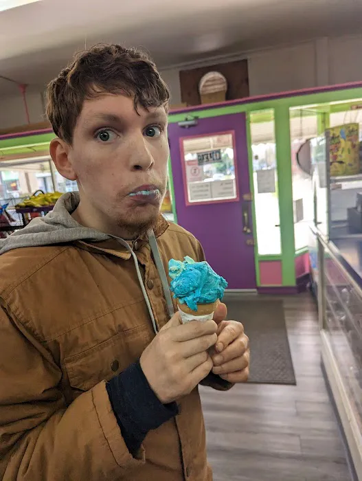 In & Out Dairy & bait Picture 5
