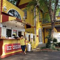 The Widows Walk Ice Creamery ico
