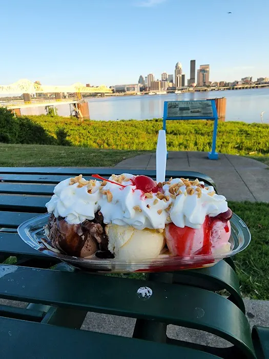 The Widows Walk Ice Creamery Picture 10