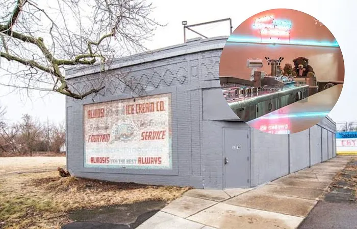 Alinosi Ice Cream & Candy Co. Picture 3