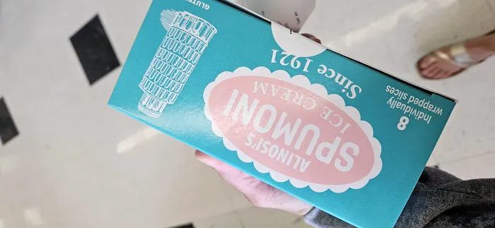 Alinosi Ice Cream & Candy Co. Picture 7
