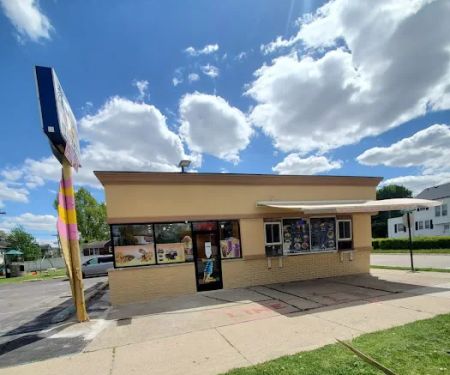 Bee Queen Dairy & Grill