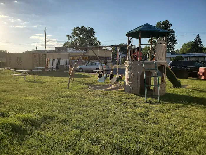 Bee Queen Dairy & Grill Picture 4