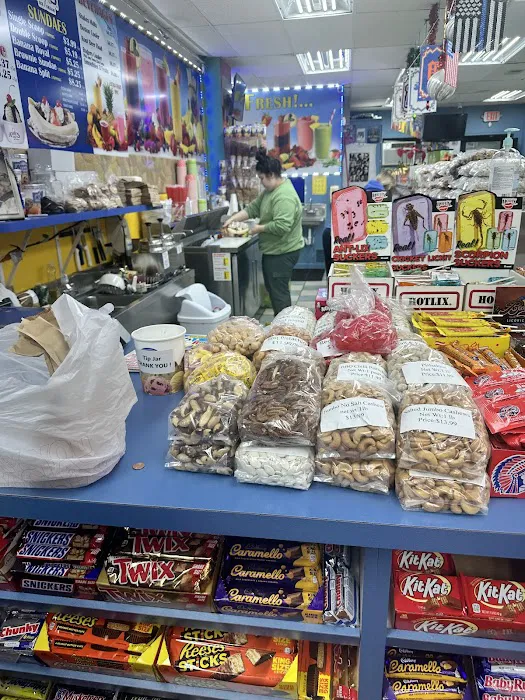 Roger's Bulk Candy & Ice Cream Picture 9
