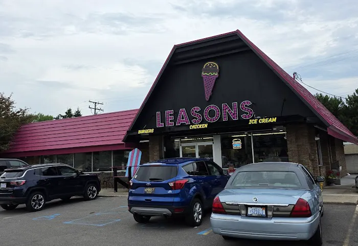 Leasons - Burgers, Chicken, & Ice Cream Picture 6