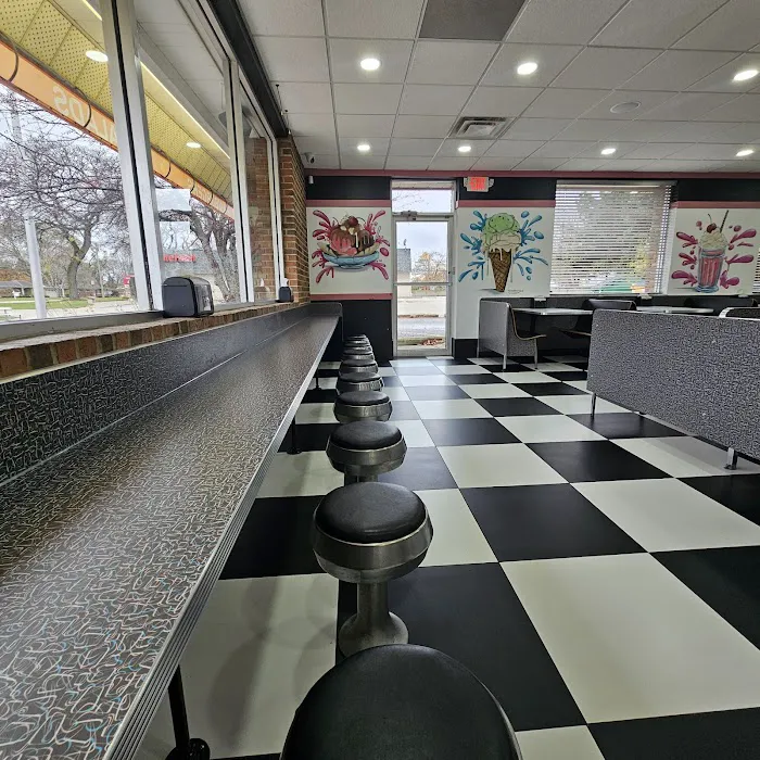 Leasons - Burgers, Chicken, & Ice Cream Picture 10