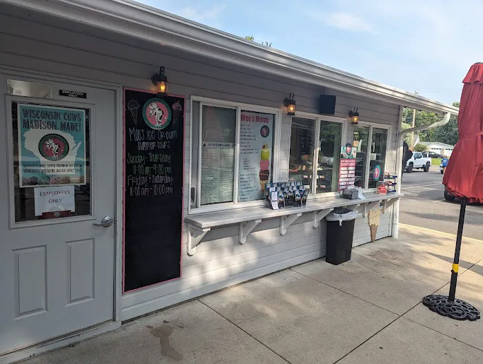 Moo's Ice Cream Picture 2