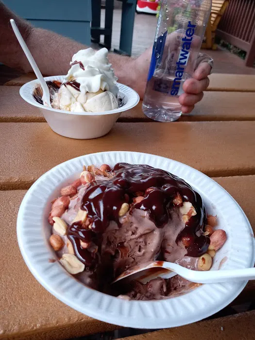 Scoopers Ice Cream Picture 1