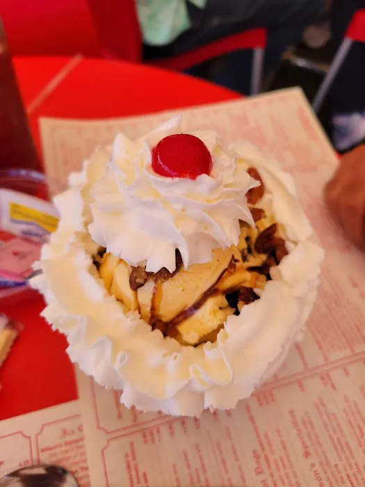 Wilson's Restaurant & Ice Cream Parlor Picture 9