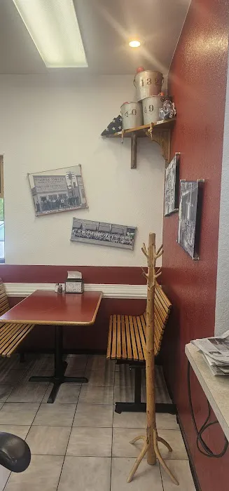 Jenni's Ice Cream & Grill Picture 7